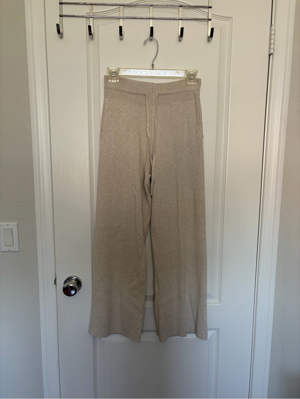 Uniqlo Beige Knit Ribbed Pants